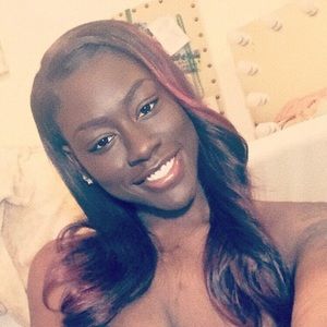 Meet your Posher, Cassandra